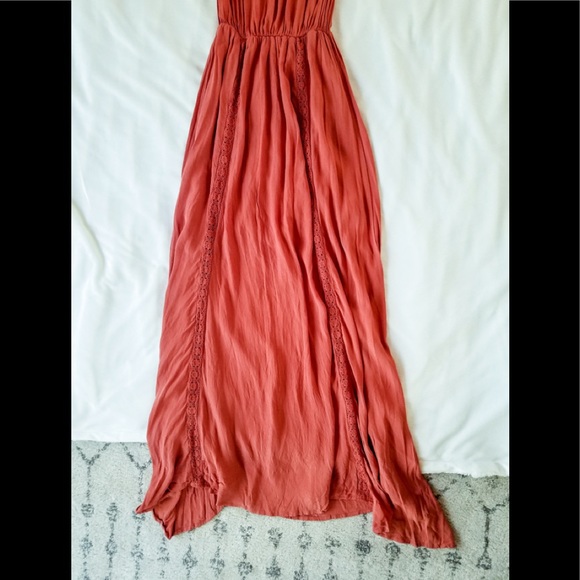 Gorgeous off the shoulder boho dress - Picture 3 of 4